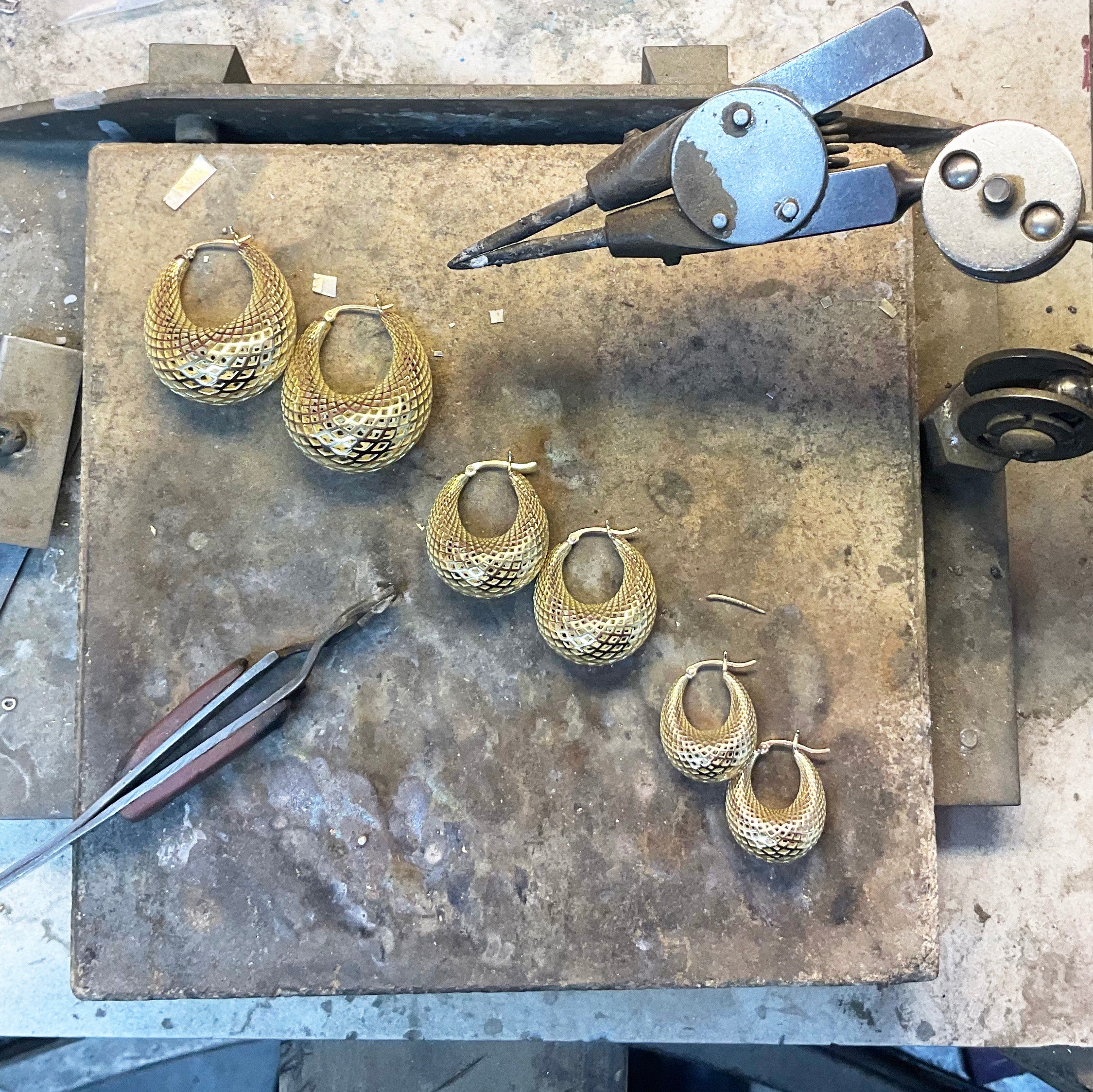 Medium Mesopotamia-Inspired Hoops