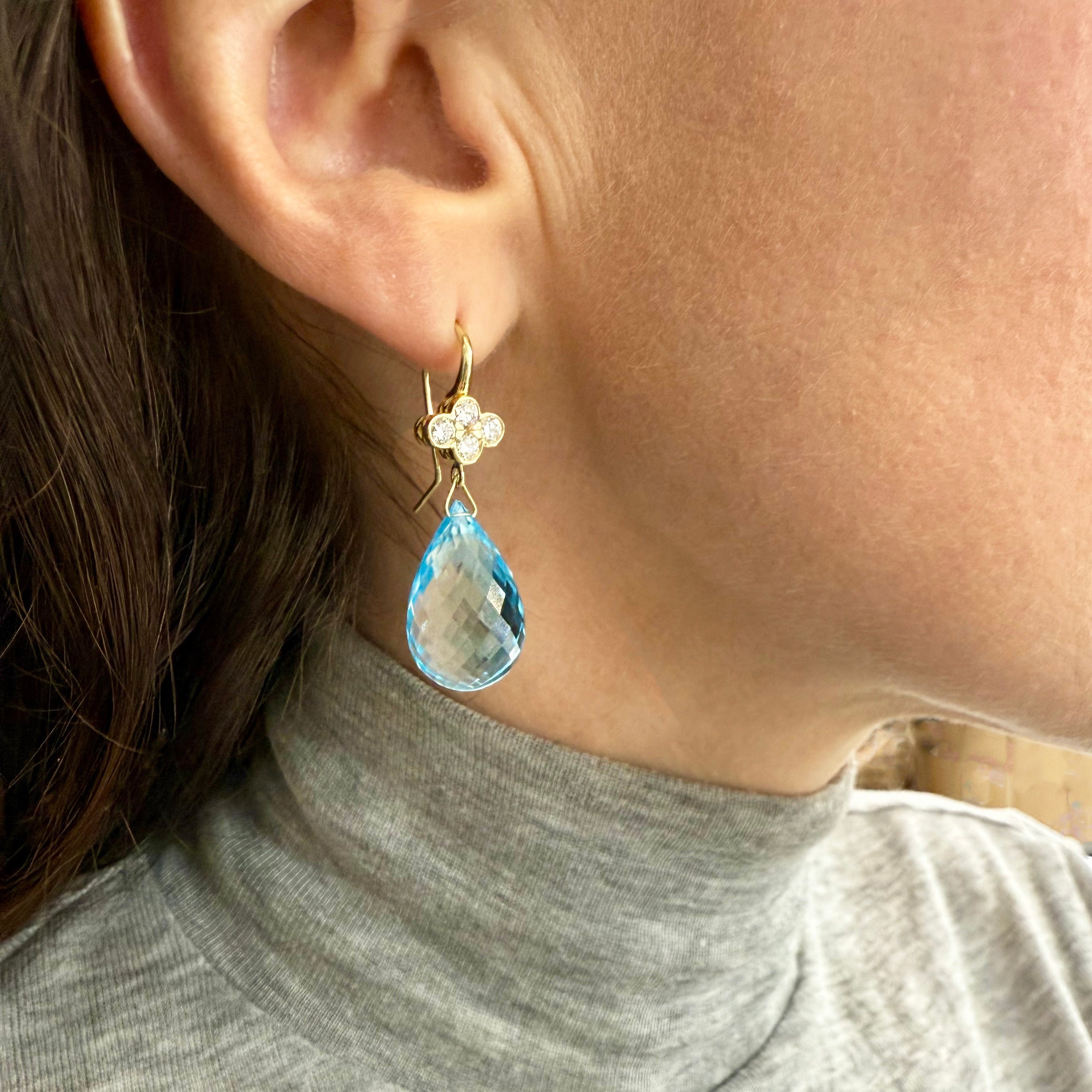 Faceted Blue Topaz with Diamond Clover Tops