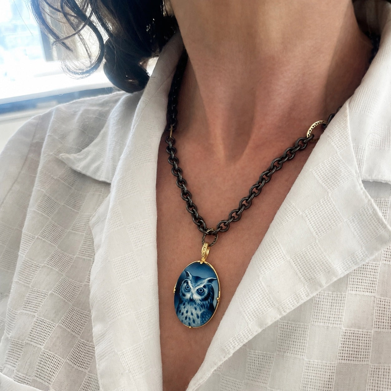 18K Yellow Gold Crownwork® Framed Sardonyx Owl Pendant