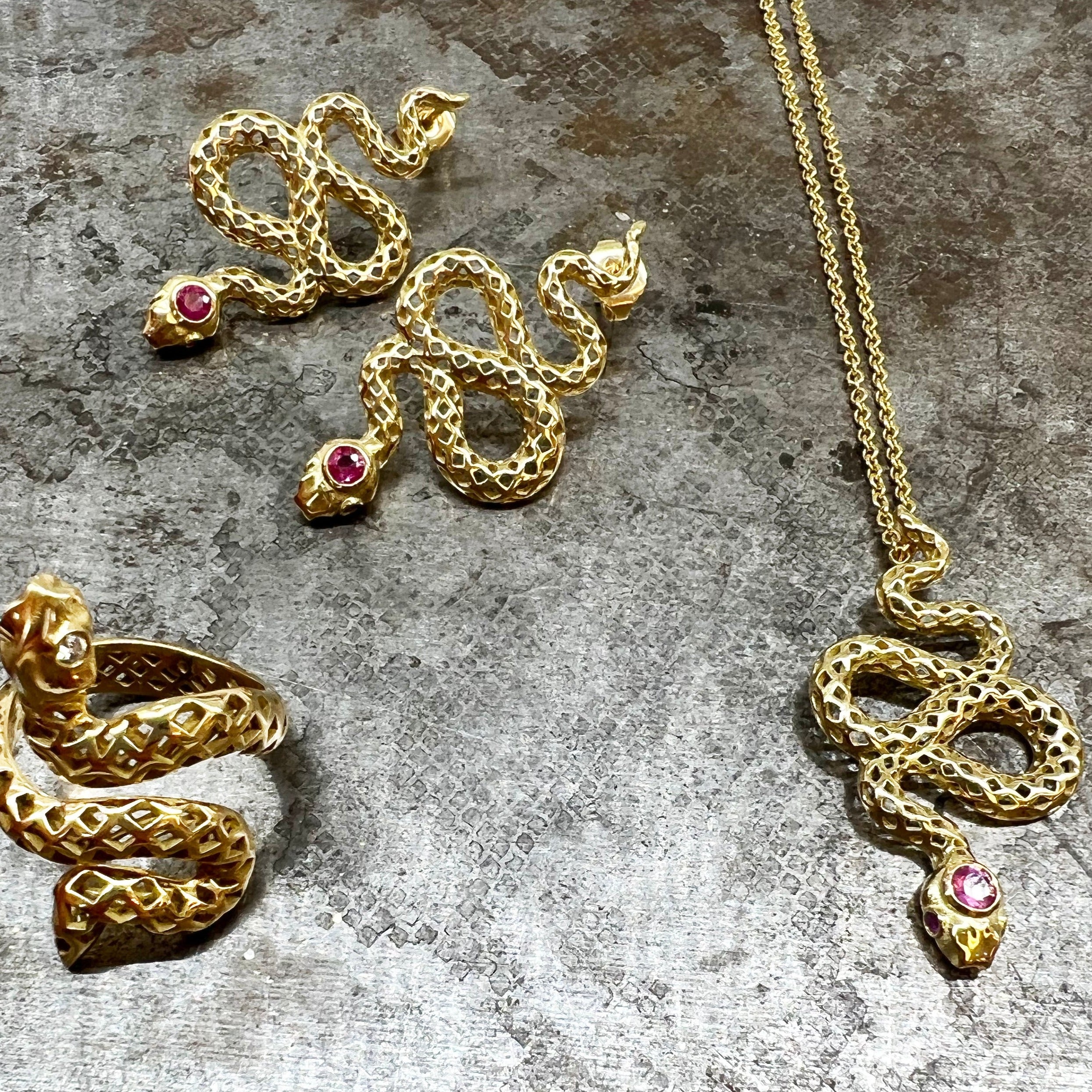 Pink Sapphire Crownwork® Snake Pendant