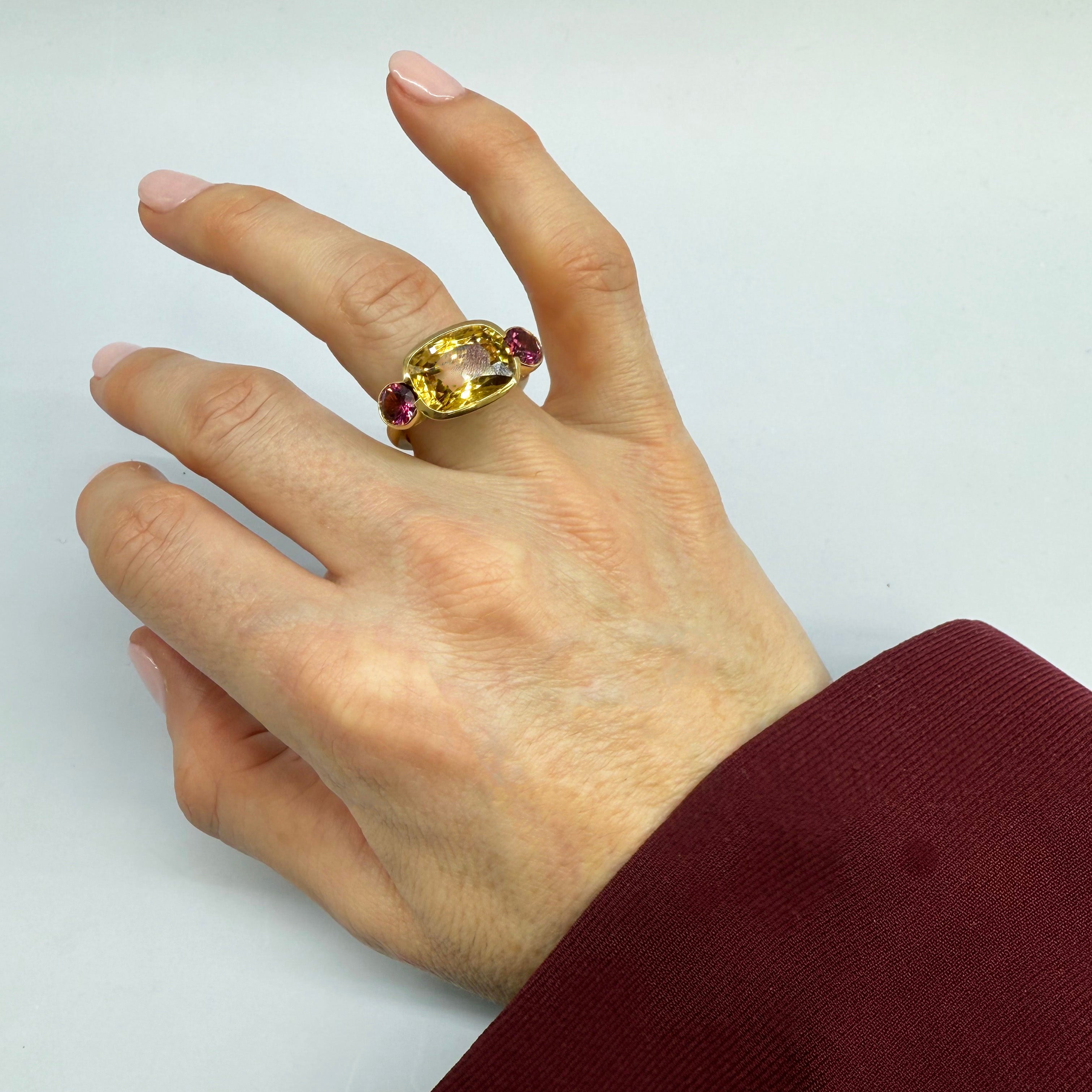 Zircon & Garnet Scallop Ring