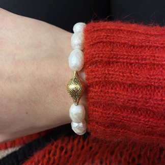 Faceted Pearl Stretch Bracelet