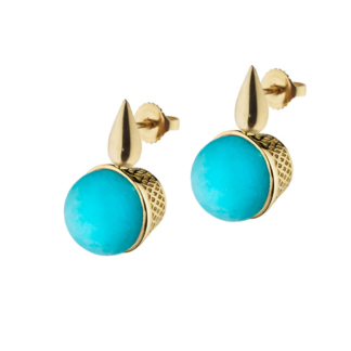 This product shot is to show off the bezel setting of these turquoise earrings set in gold